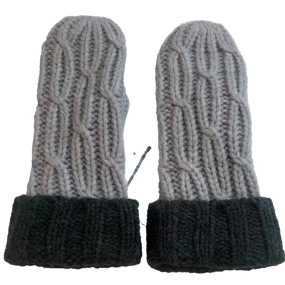 NEW Women's Two Toned Gray Knit Stretch Mittens ONE SIZE FITS MOST